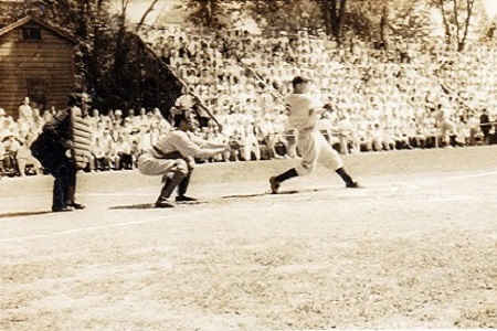 1939 Exhibition Game - DiMaggio rips a line drive